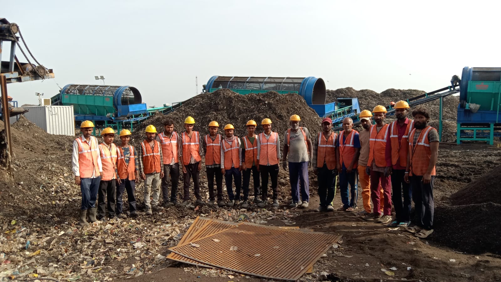 AQUA WORLD Team in Action